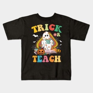 Groovy Halloween Trick or Teach Retro Floral Ghost Teacher T-Shirt Kids T-Shirt